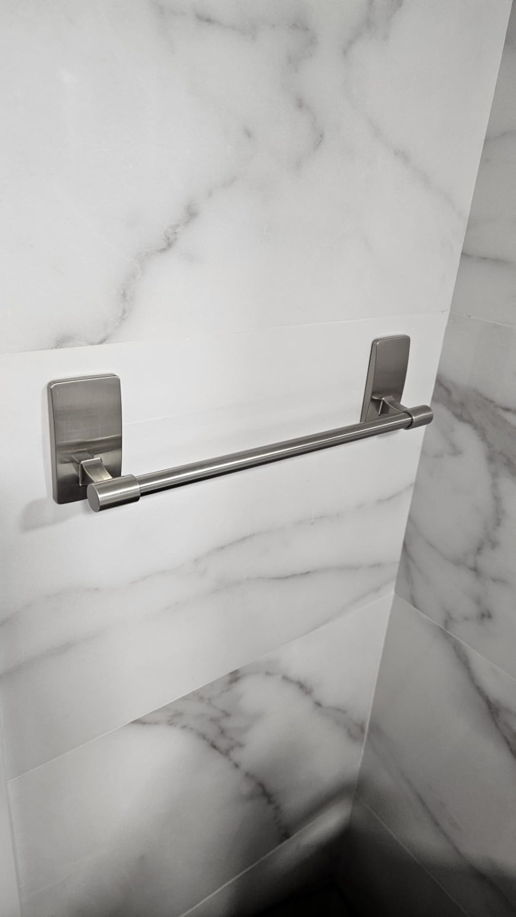 Command porte-serviette nickel satiné 1,3kg sans perçage