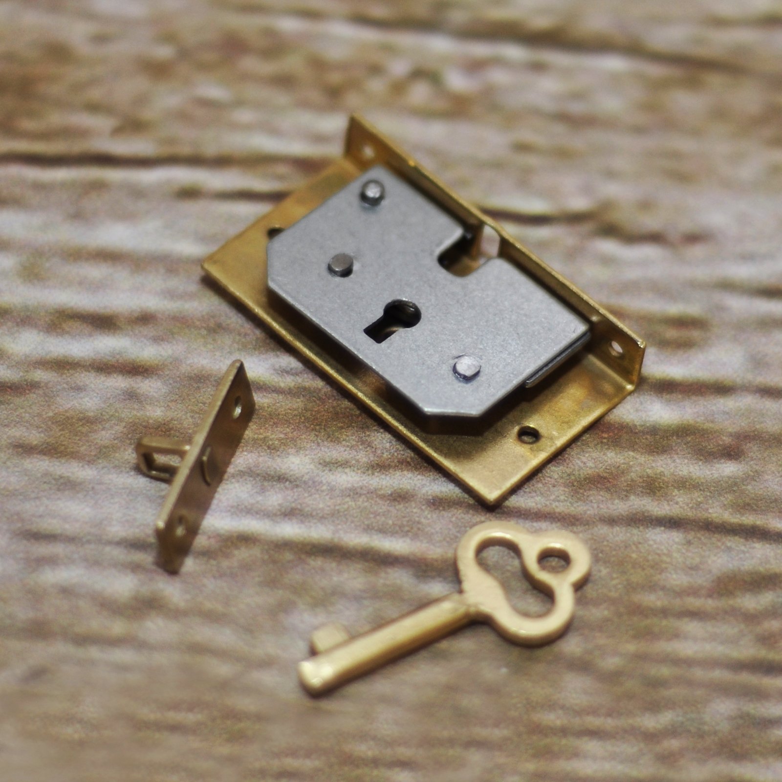 Creative Deco Serrure Dorée 40x22 mm avec Clé pour Boîte Bois